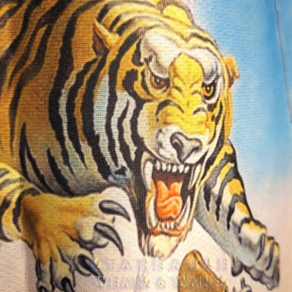 DALI DREAM CAUSED BEE T-SHIRT Men's Small Women's Large polyester all-over-print - Picture 11 of 16